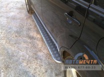 Пороги на Toyota RAV 4 09-, нерж